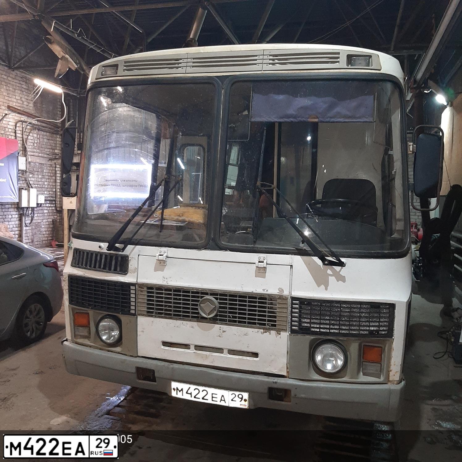 Фото автомобиля PAZ 3205, 2012 — госномер К926ВТ53. Цвет: Белый