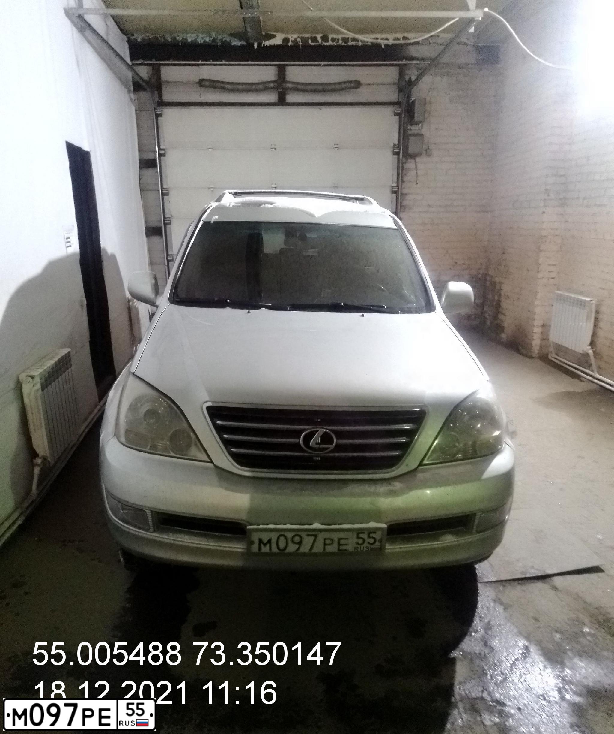 Фото автомобиля TOYOTA LANDCRUISER, 1996 — госномер М097РЕ55. Цвет: ЖЕЛТЫЙ