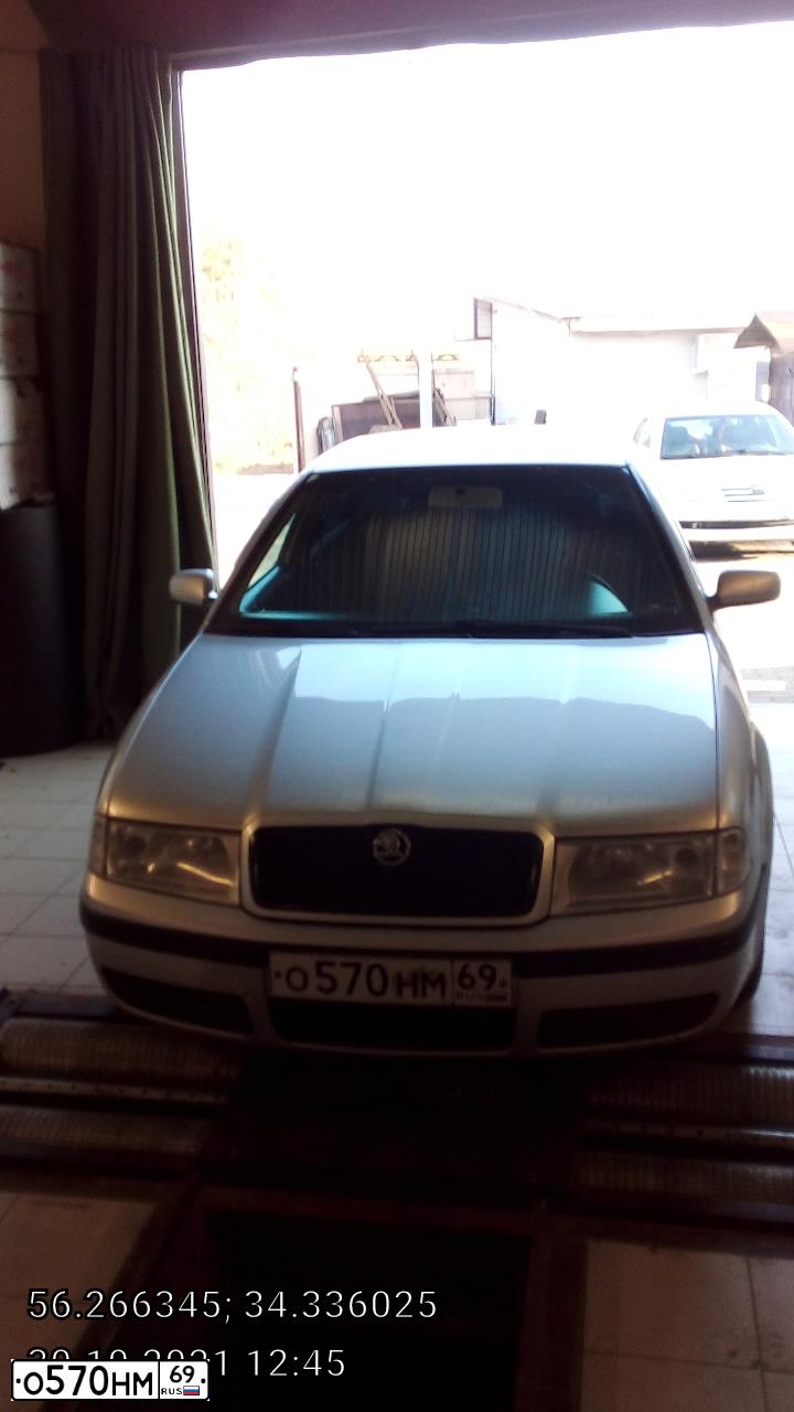 Фото автомобиля SKODA OCTAVIA, 2004 — госномер О570НМ69. Цвет: СЕРЕБРИСТЫЙ