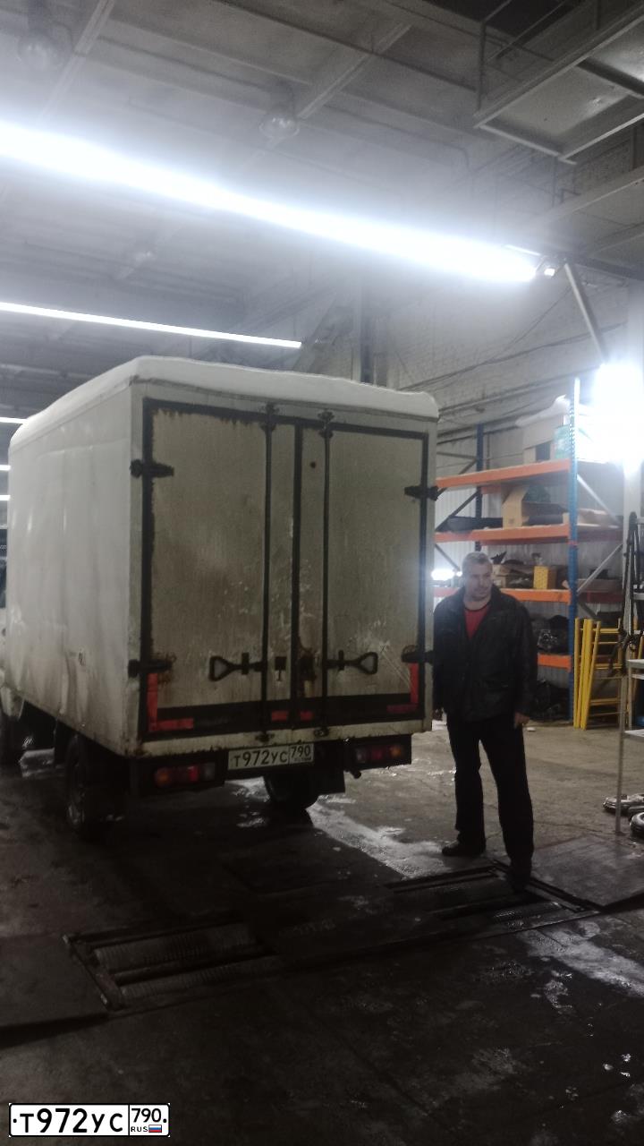Фото автомобиля HYUNDAI PORTER, 2007 — госномер Е743ВМ550. Цвет: Белый