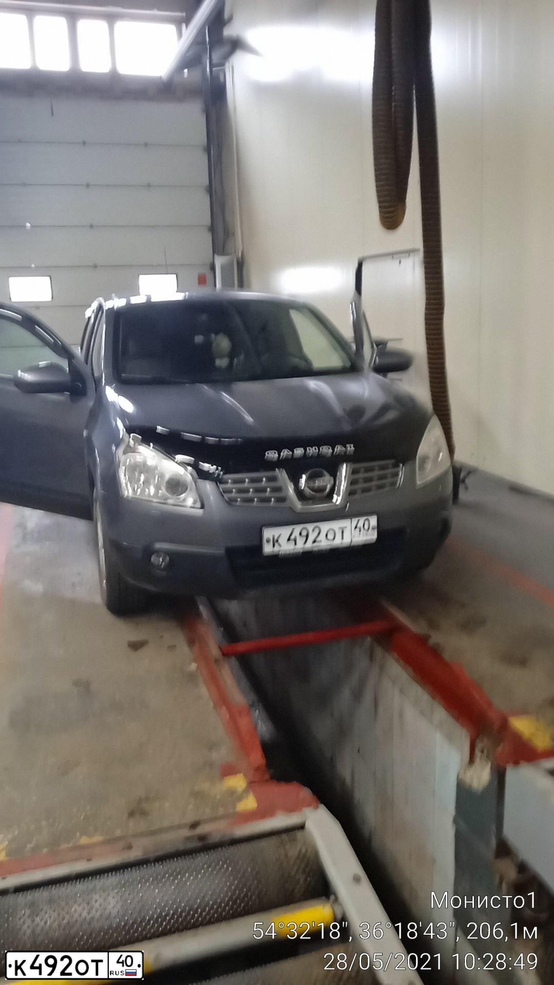 Фото автомобиля NISSAN QASHQAI, 2008 — госномер К492ОТ40. Цвет: СЕРЫЙ