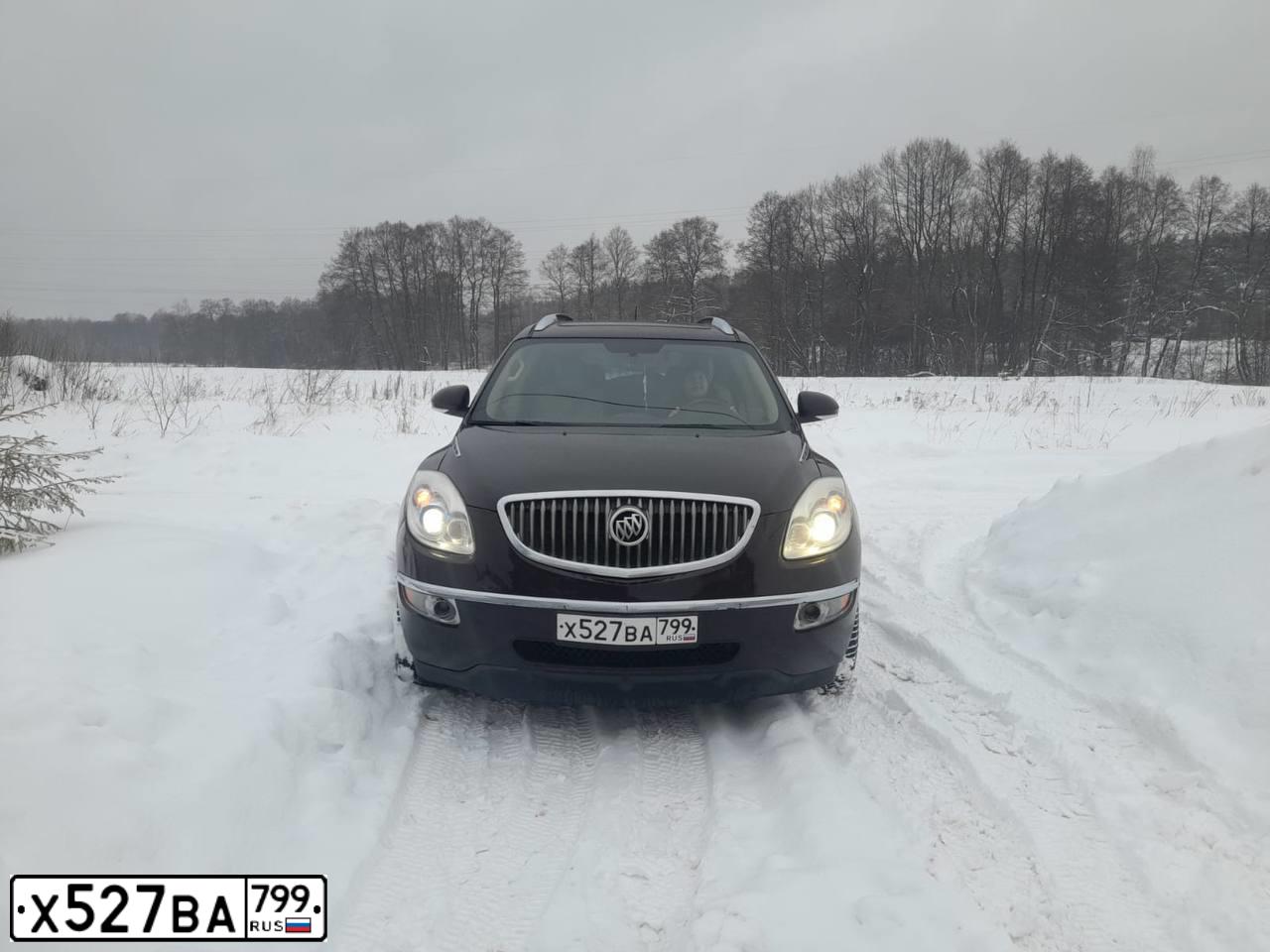 Фото автомобиля БЬЮИК ЭНКЛАВ, 2007 — госномер С949ТВ790. Цвет: ФИЛОЕТОВЫЙ