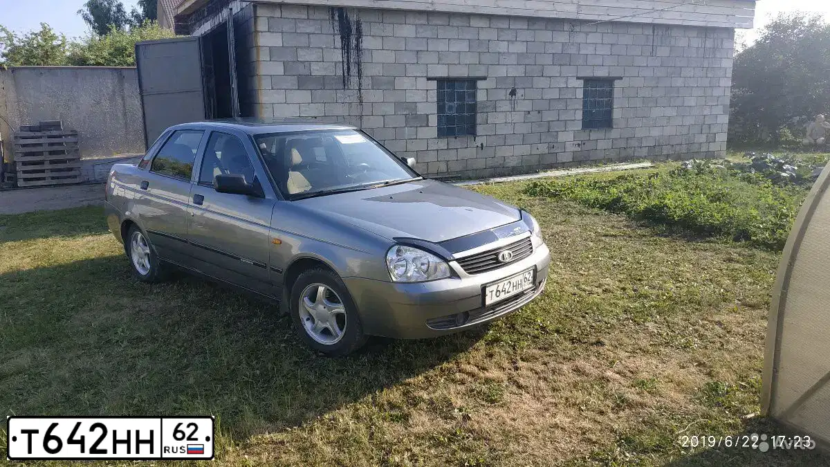 Фото автомобиля LADA PRIORA, 2008 — госномер У048РМ62. Цвет: СРЕДНИЙ СЕРО-ЗЕЛЕН МЕТ