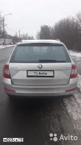 Фото автомобиля CITROEN C5, 2012 — госномер М023СА178. Цвет: БЕЛЫЙ