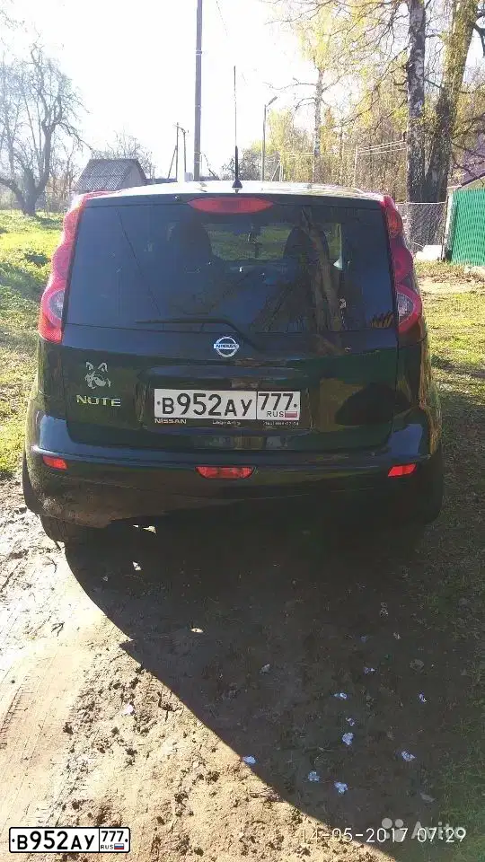 Фото автомобиля NISSAN NOTE, 2013 — госномер В952АУ777. Цвет: ЧЕРНЫЙ