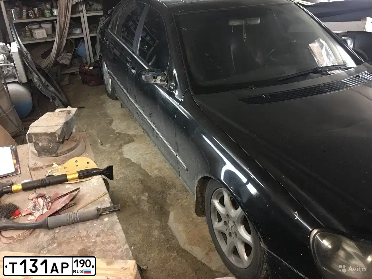Фото автомобиля MERCEDES S-KLASSE, 2005 — госномер Т131АР190. Цвет: ЧЕРНЫЙ