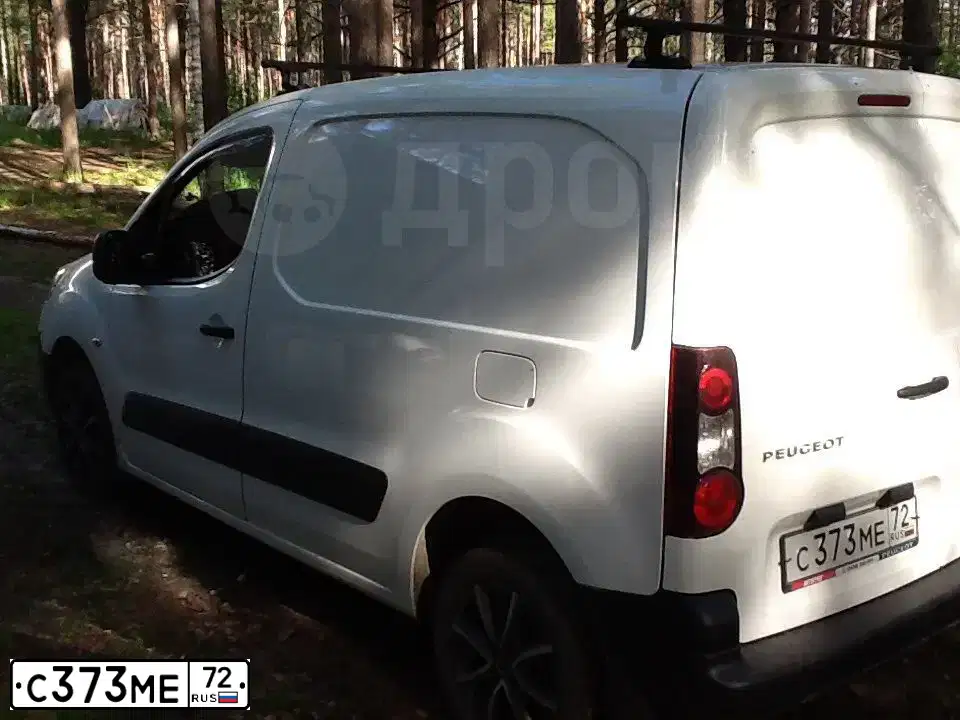 Фото автомобиля PEUGEOT PARTNER, 2012 — госномер С373МЕ72. Цвет: БЕЛЫЙ