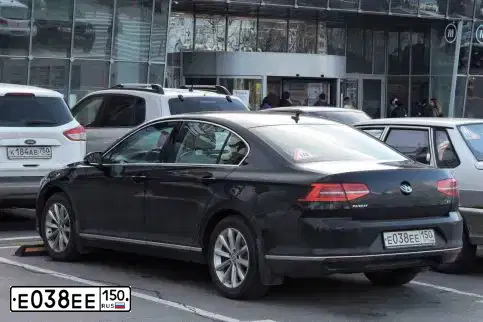 Фото автомобиля MERCEDES R-KLASSE, 2008 — госномер Е038ЕЕ150. Цвет: ЧЕРНЫЙ