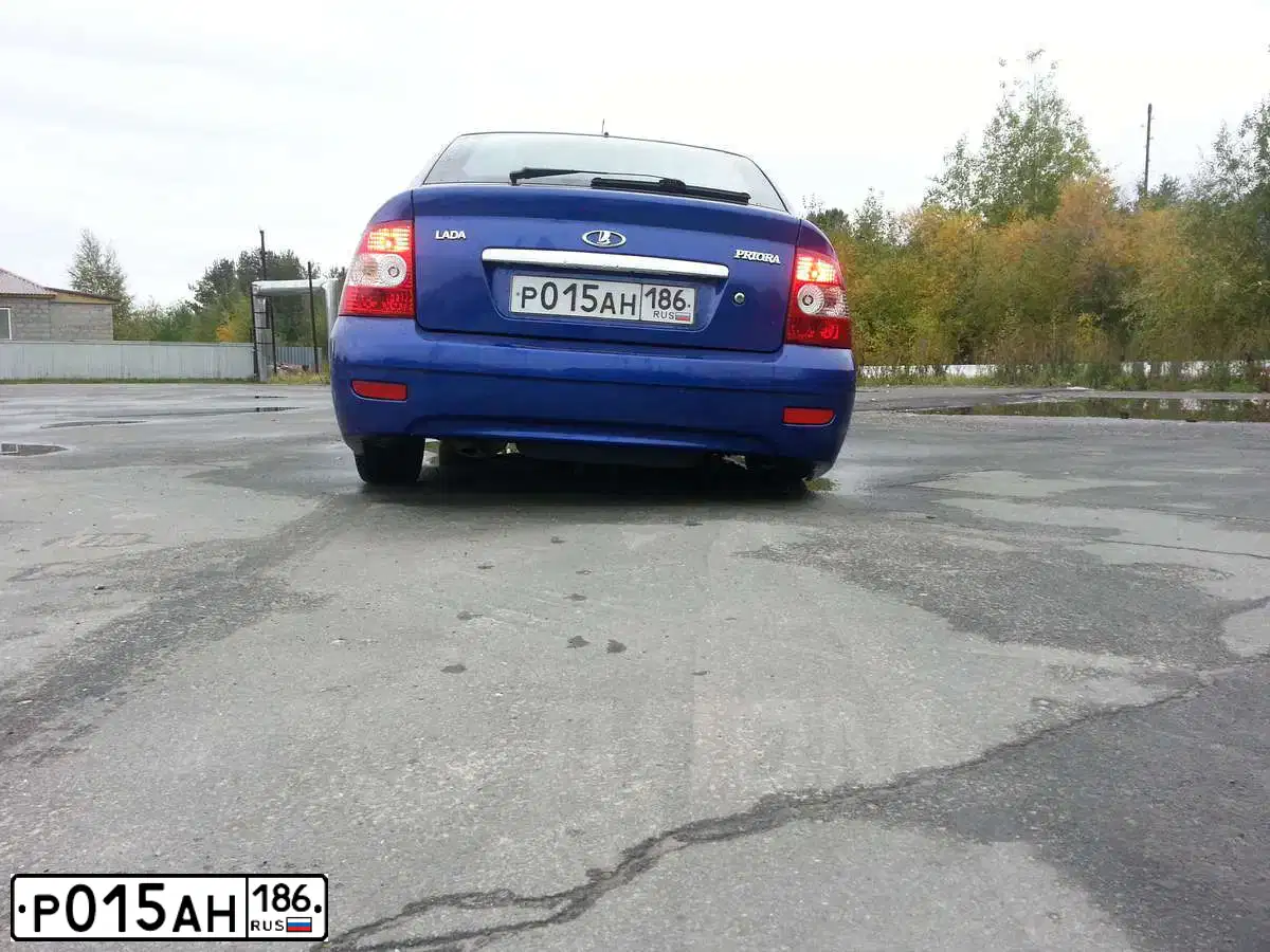 Фото автомобиля LADA 2172 PRIORA, 2012 — госномер Р015АН186. Цвет: СИНИЙ