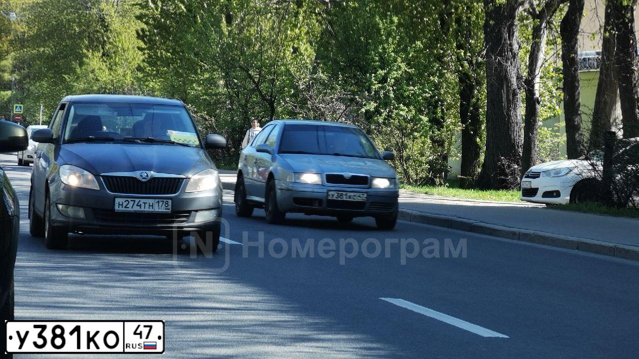 Фото автомобиля VOLKSWAGEN GOLF, 1998 — госномер Е450МН147. Цвет: Белый