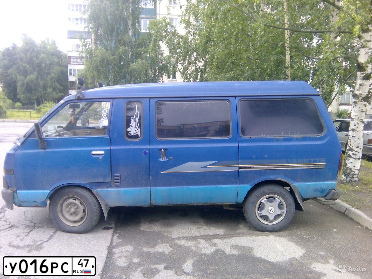 Фото автомобиля NISSAN VANETTE, 1991 — госномер У016РС47. Цвет: синий