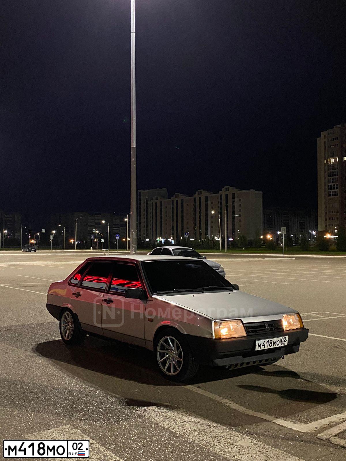 Фото автомобиля LADA 2109 SAMARA, 2004 — госномер М418МО02. Цвет: Светло-Серебристый металлик