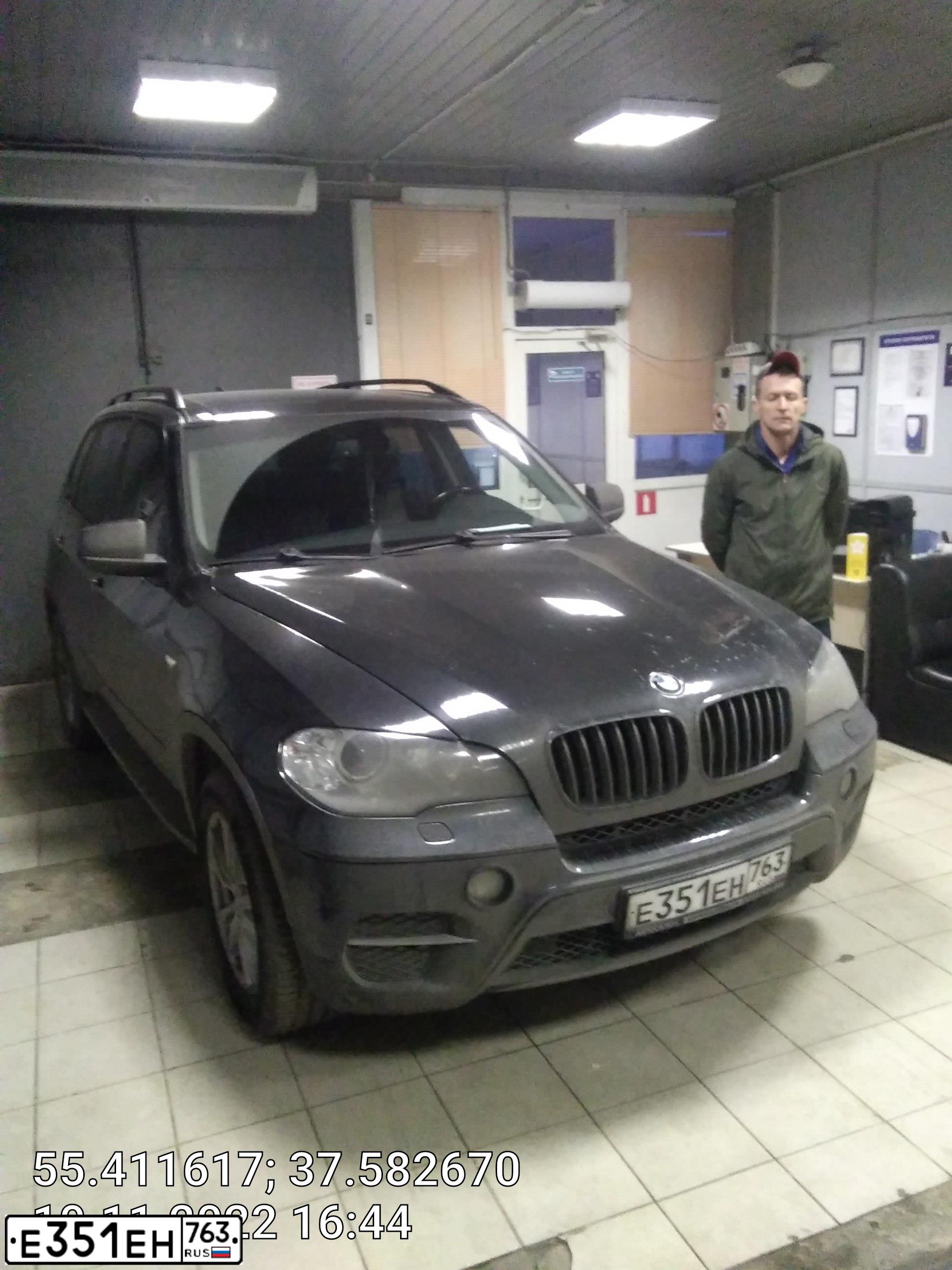 Фото автомобиля BMW X5, 2010 — госномер С746КР797. Цвет: ЧЕРНЫЙ