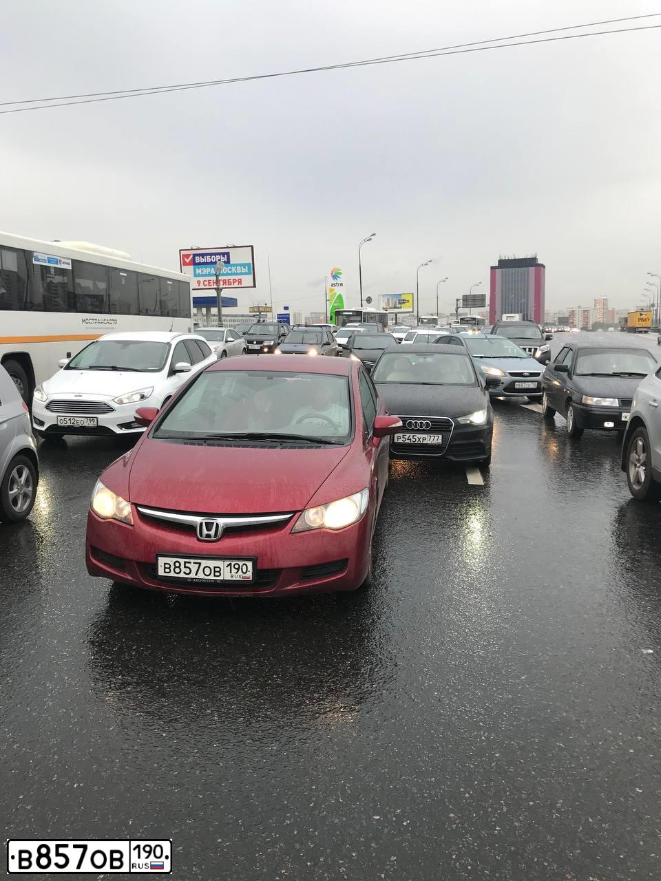 Фото автомобиля HONDA CIVIC, 2008 — госномер В857ОВ190. Цвет: КРАСНЫЙ ТЕМНЫЙ