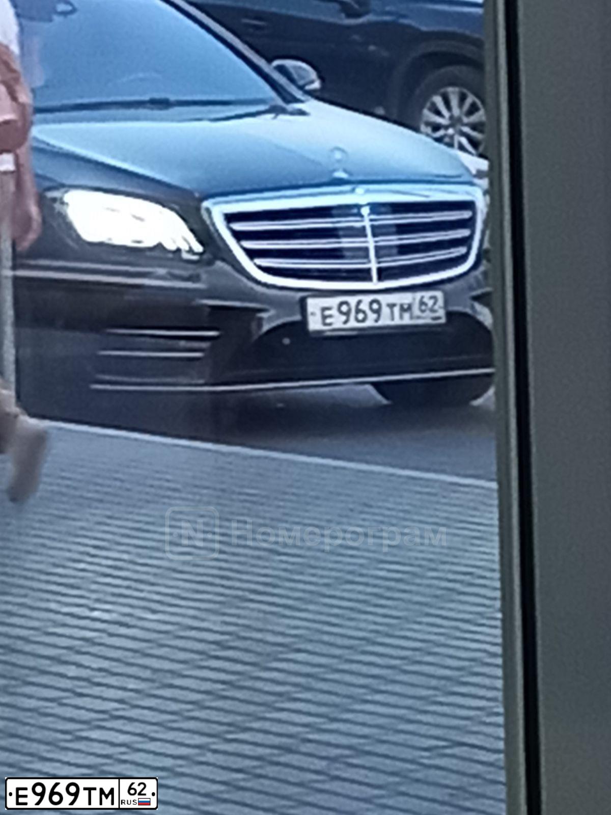 Фото автомобиля MERCEDES-BENZ S500, 2014 — госномер Е237ВН550. Цвет: ЧЕРНЫЙ