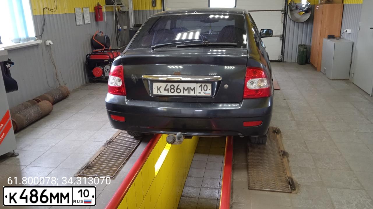 Фото автомобиля LADA 2172 PRIORA, 2009 — госномер С390АК198. Цвет: СЕРЫЙ