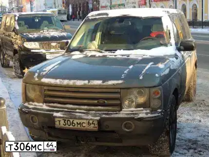 Фото автомобиля LANDROVER RANGE ROVER, 2003 — госномер Х711ВУ799. Цвет: СЕРО-ЗЕЛЕНЫЙ