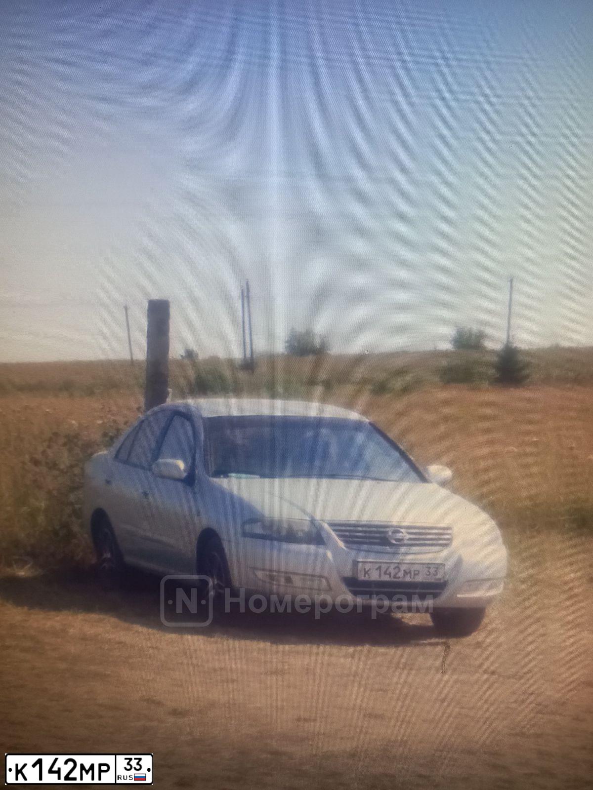 Фото автомобиля NISSAN ALMERA, 2006 — госномер К142МР33. Цвет: СЕРЕБРИСТЫЙ