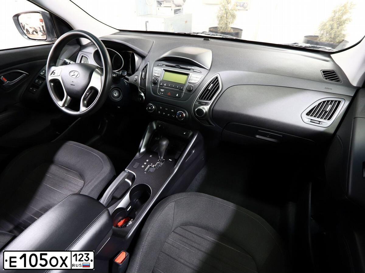 Фото автомобиля HYUNDAI IX35, 2014 — госномер Е105ОХ123. Цвет: БЕЛЫЙ