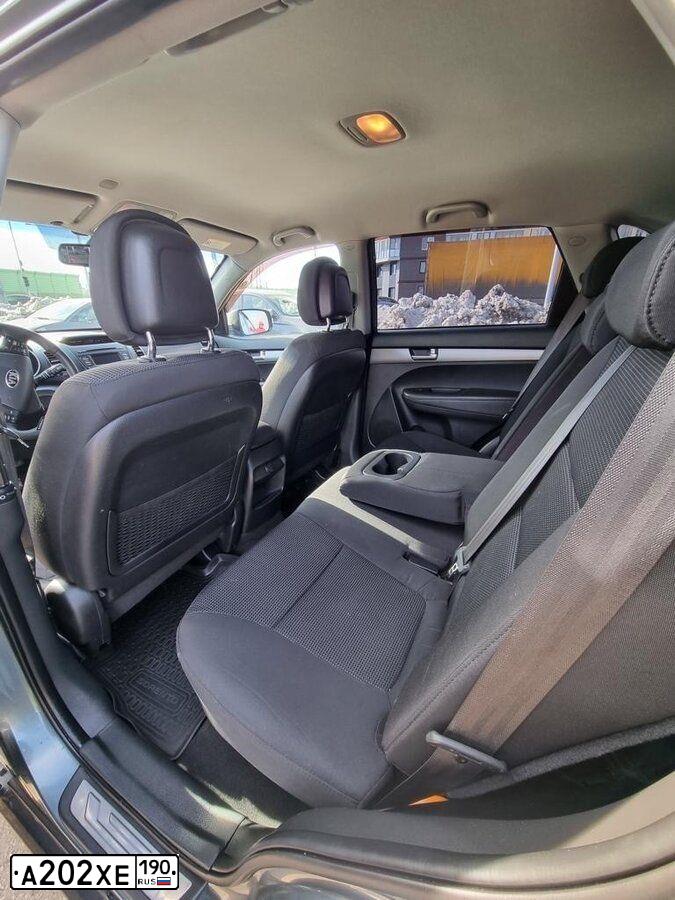 Фото автомобиля KIA SORENTO, 2012 — госномер М464ОУ13. Цвет: ЗЕЛЕНЫЙ