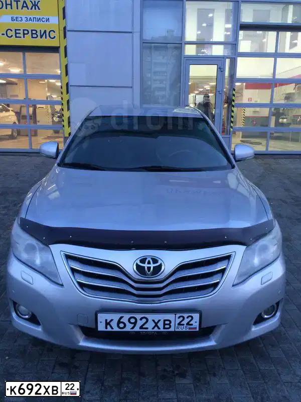 Фото автомобиля TOYOTA CAMRY, 2009 — госномер С468ВВ17. Цвет: серебристый