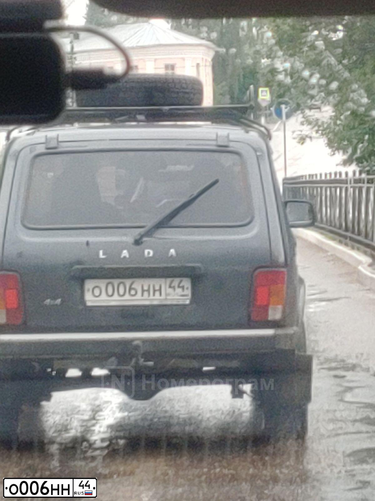 Фото автомобиля LADA 2131 NIVA, 2018 — госномер О006НН44. Цвет: СЕРЕБРИСТО-ТЕМНО-СЕРЫЙ