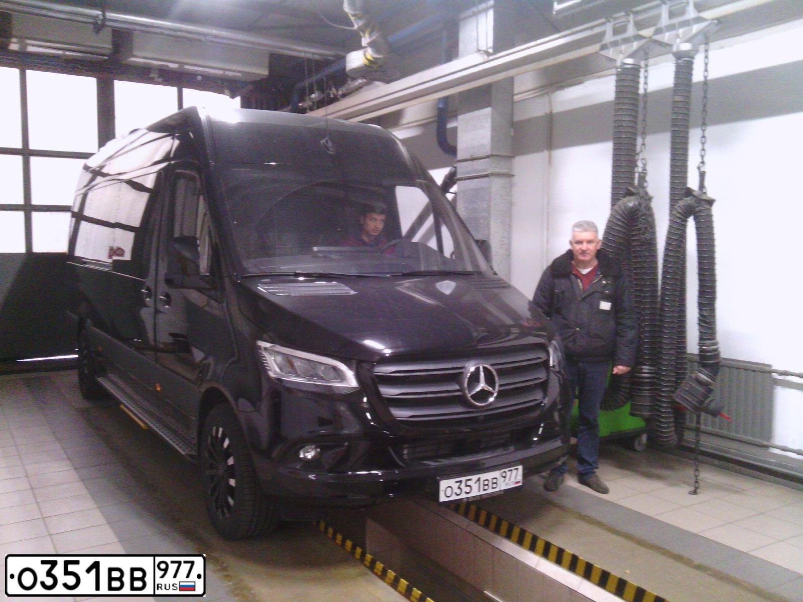 Фото автомобиля MERCEDES-BENZ SPRINTER, 2023 — госномер М212УТ790. Цвет: ЧЕРНЫЙ
