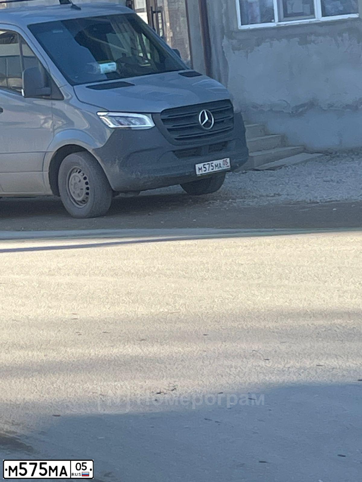 Фото автомобиля GAZ 3221 GAZEL, 2008 — госномер М575МА05. Цвет: СВЕТЛО СЕРЫЙ