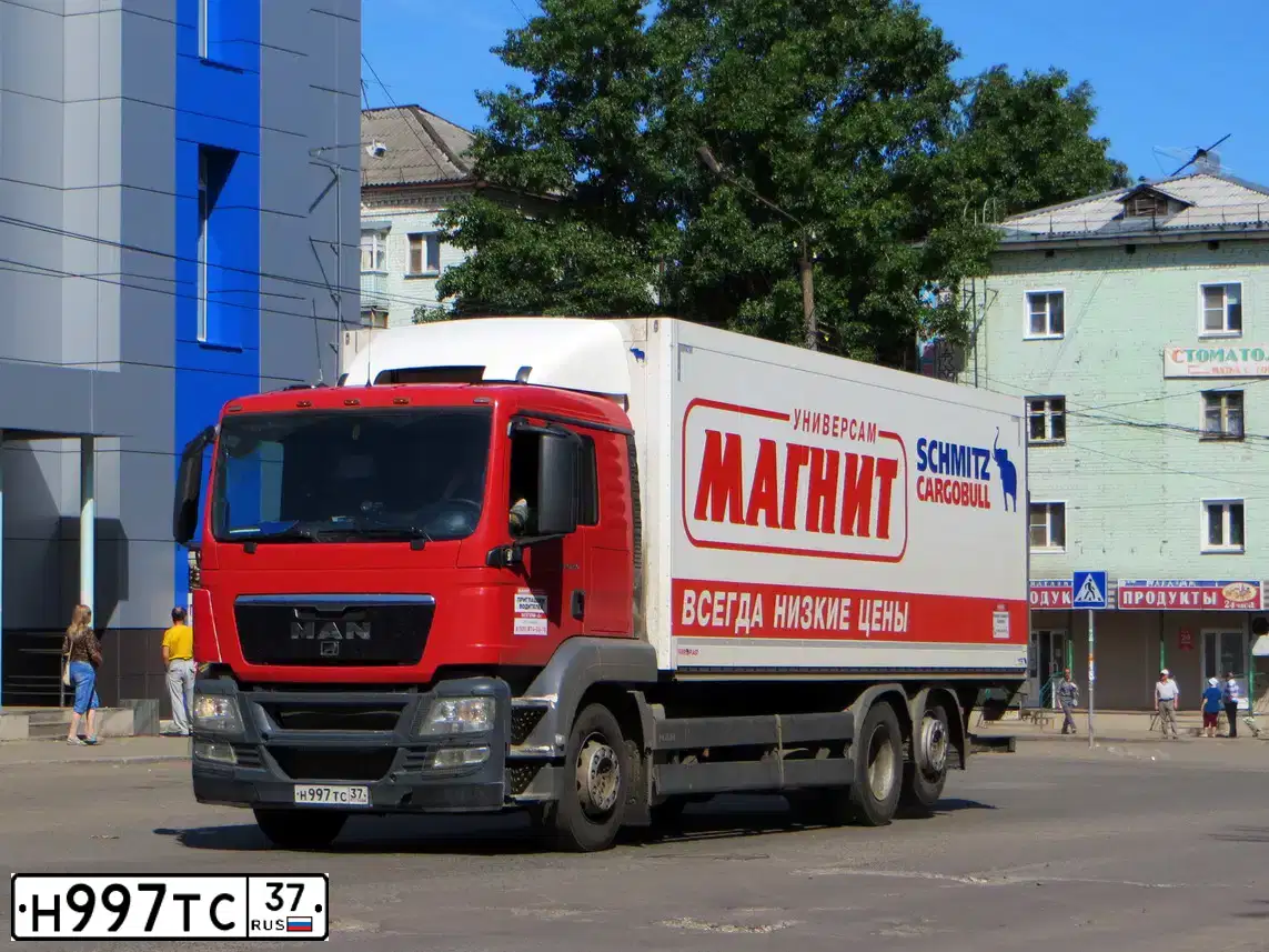 Фото автомобиля MAN TGS 26.XXX /6X2/, 2011 — госномер Н997ТЕ37. Цвет: КРАСНО-БЕЛЫЙ