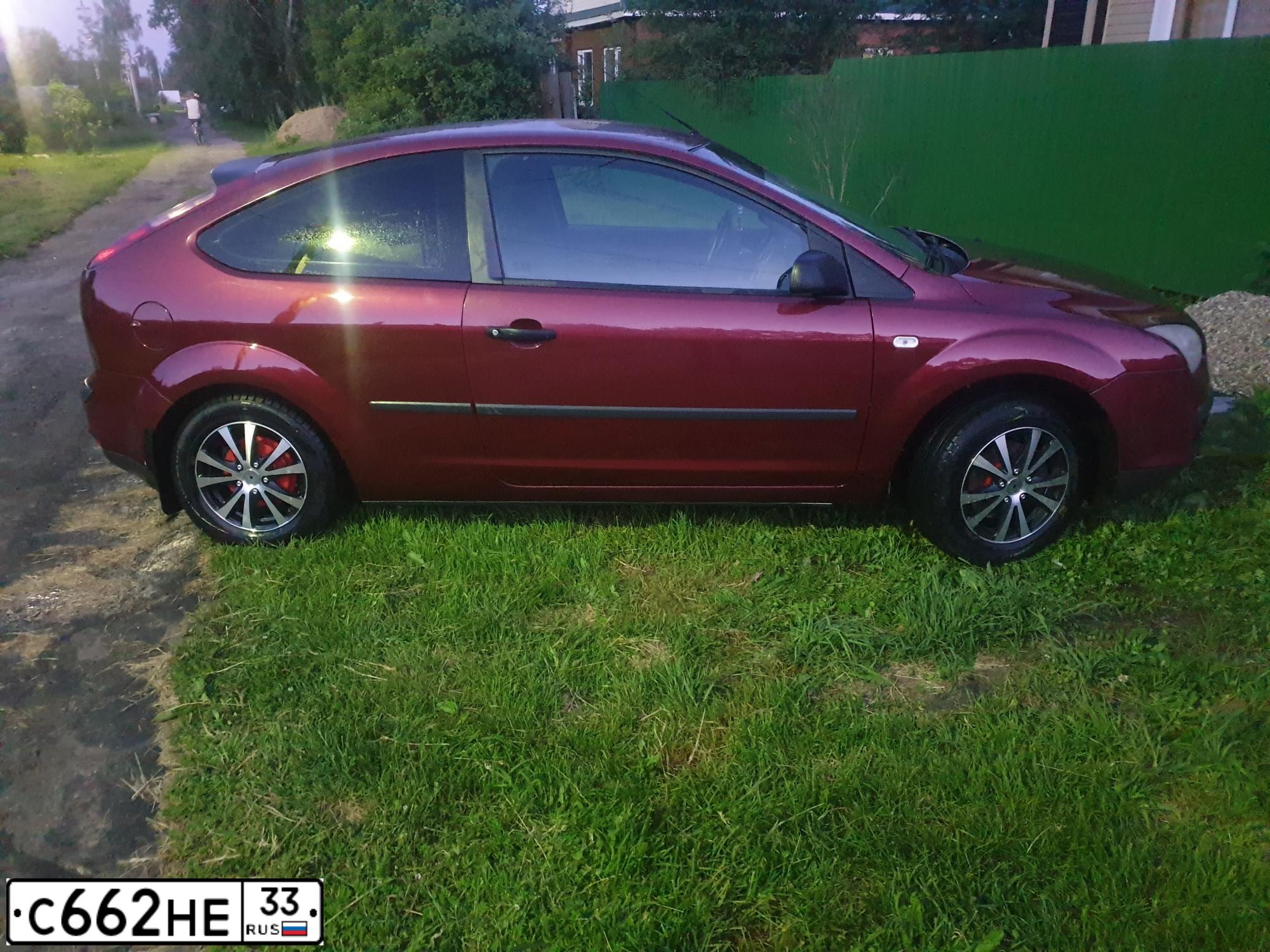 Фото автомобиля FORD FOCUS, 2006 — госномер О765НН177. Цвет: ВИШНЕВЫЙ