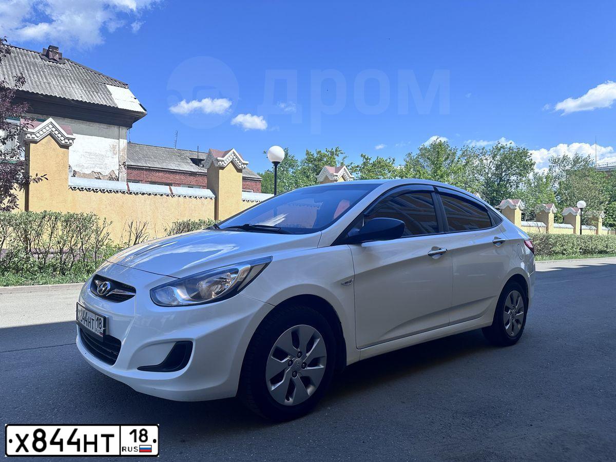 Фото автомобиля HYUNDAI SOLARIS, 2012 — госномер Т648СУ18. Цвет: Белый