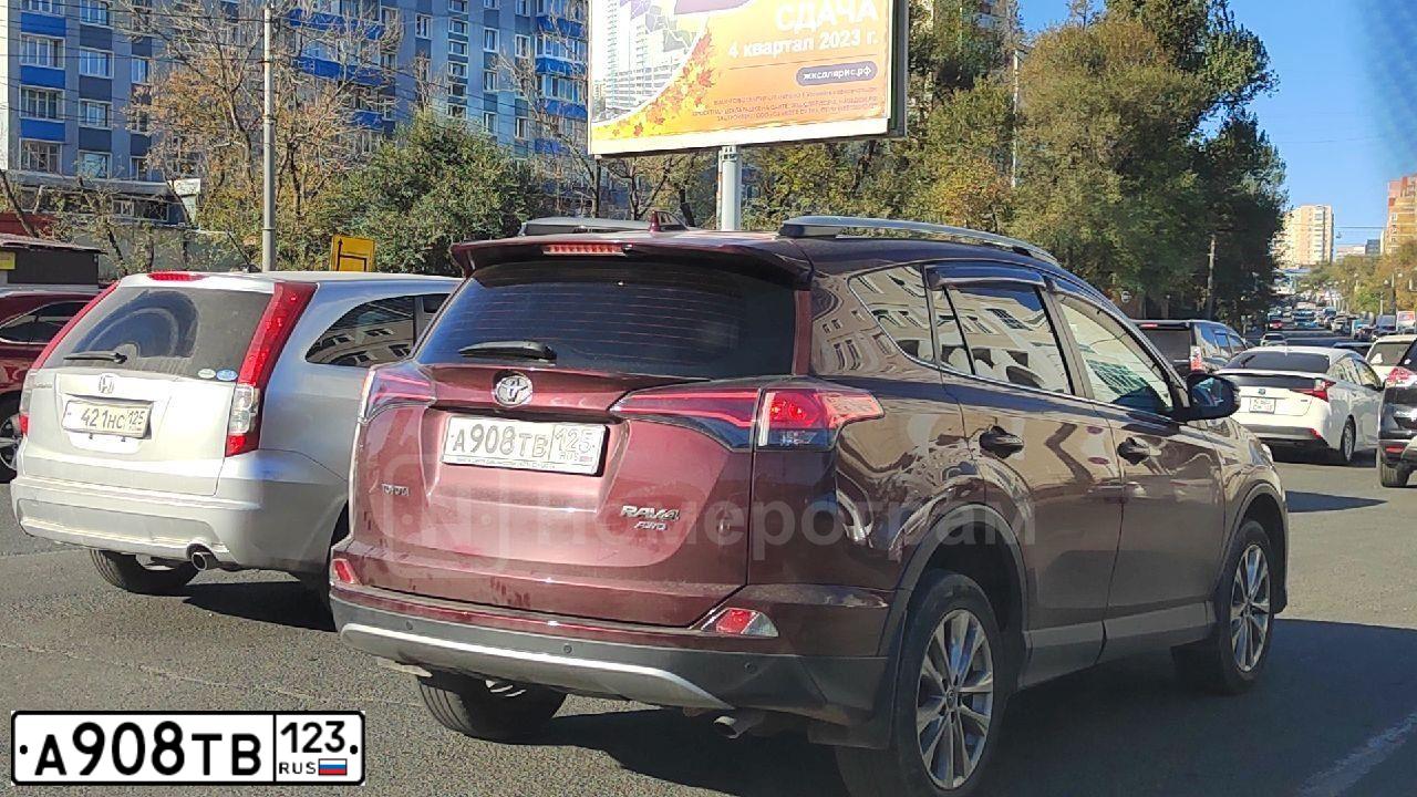 Фото автомобиля HYUNDAI SOLARIS, 2015 — госномер А908ТВ123. Цвет: ТЕМНО-СЕРЫЙ