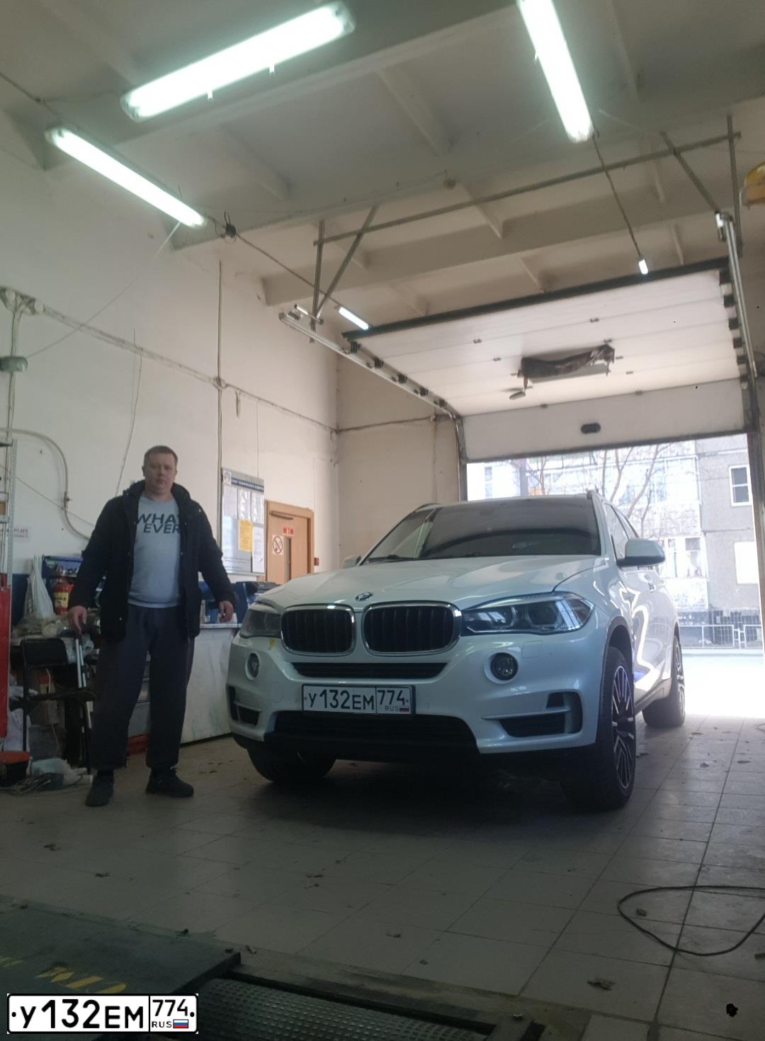 Фото автомобиля BMW X5, 2015 — госномер К498ЕС774