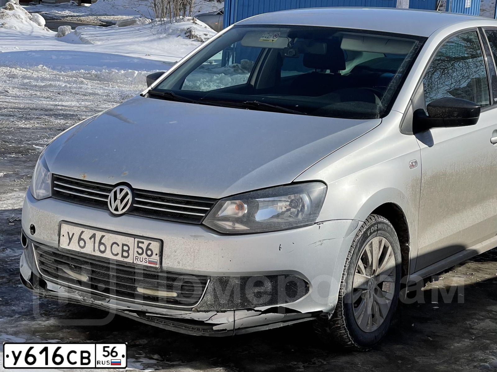 Фото автомобиля VOLKSWAGEN POLO, 2014 — госномер К536АР702. Цвет: Серебристый
