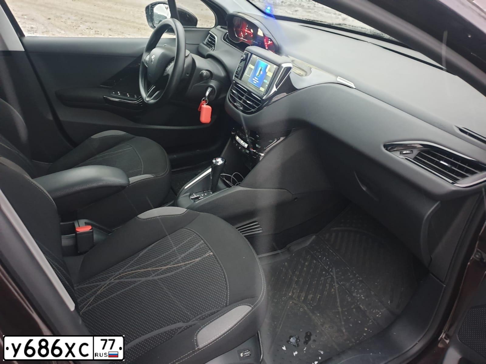 Фото автомобиля PEUGEOT 208, 2013 — госномер Н313УТ790. Цвет: ТЕМНО-БОРДОВЫЙ