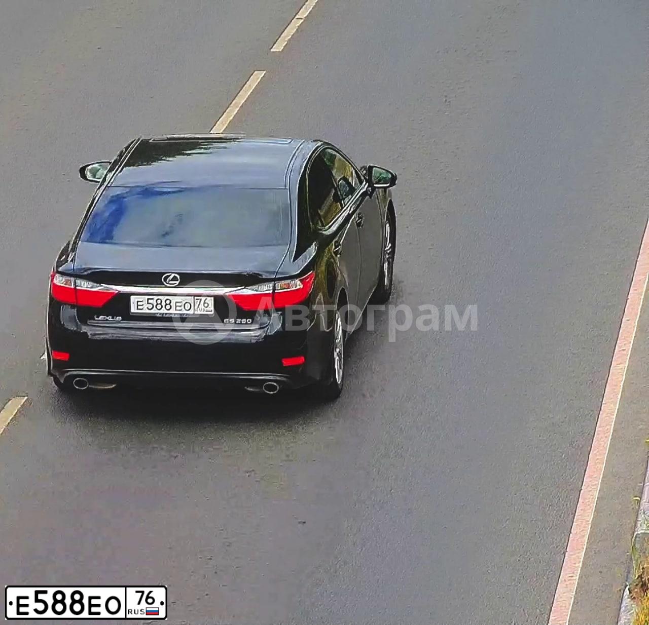 Фото автомобиля LEXUS ES, 2012 — госномер Е588ЕО76. Цвет: ЧЕРНЫЙ