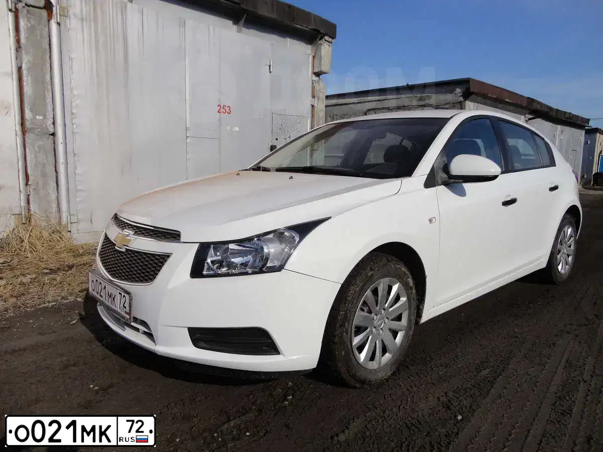 Фото автомобиля CHEVROLET CRUZE, 2012 — госномер Х225ЕК72. Цвет: БЕЛЫЙ