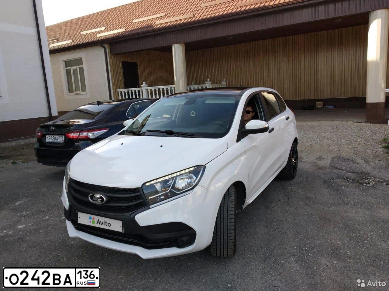 Фото автомобиля TOYOTA CAMRY, 2018 — госномер С611ОЕ39. Цвет: ЧЕРНЫЙ МЕТАЛЛИК