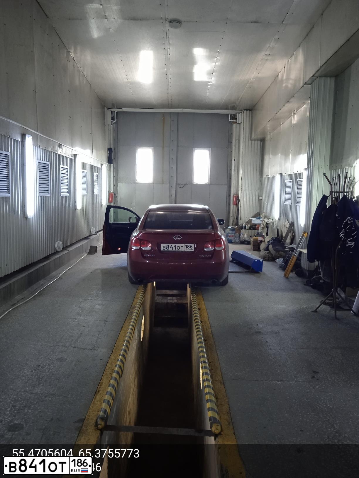 Фото автомобиля LEXUS GS, 2008 — госномер Х595МС45. Цвет: Красный