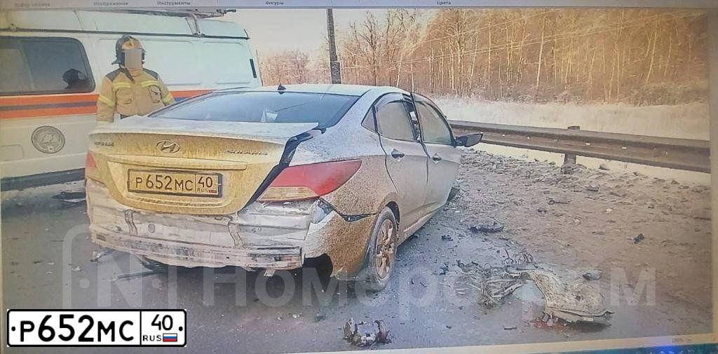 Фото автомобиля HYUNDAI SOLARIS, 2013 — госномер Р652МС40. Цвет: Серебристый