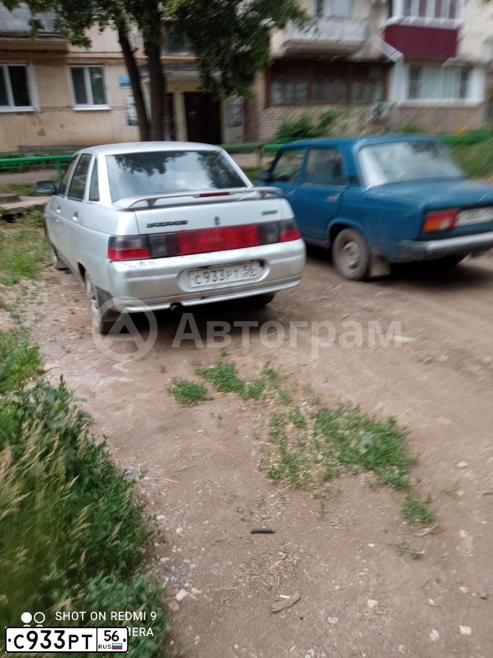 Фото автомобиля LADA 2110, 2003 — госномер С933РТ56. Цвет: СВЕТЛО-СЕРЕБРИСТЫЙ МЕТАЛИК