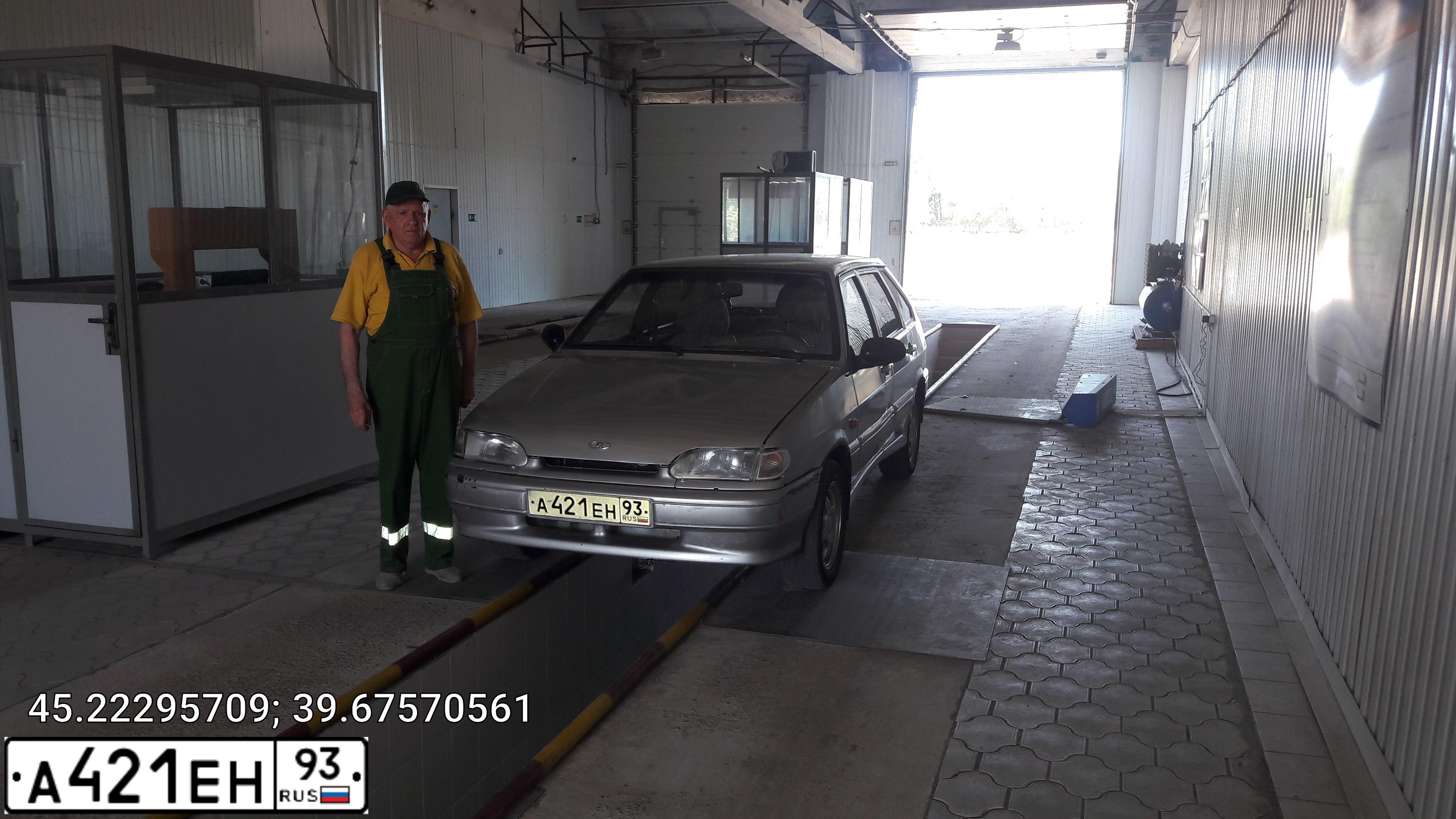 Фото автомобиля LADA 2114, 2004 — госномер М772КА193. Цвет: СЕРЕБРИСТЫЙ