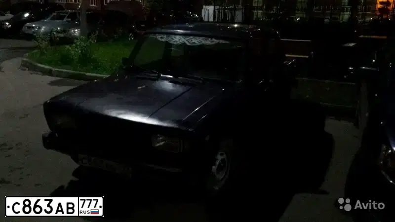 Фото автомобиля VAZ 2105 LADA, 1997 — госномер Е614НК199. Цвет: ФИОЛЕТОВЫЙ