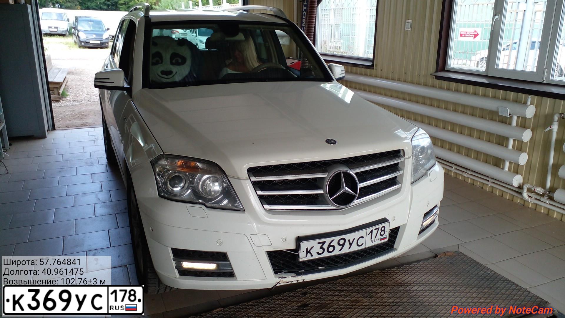 Фото автомобиля MERCEDES GLK-KLASSE, 2011 — госномер К369УС178. Цвет: БЕЛЫЙ