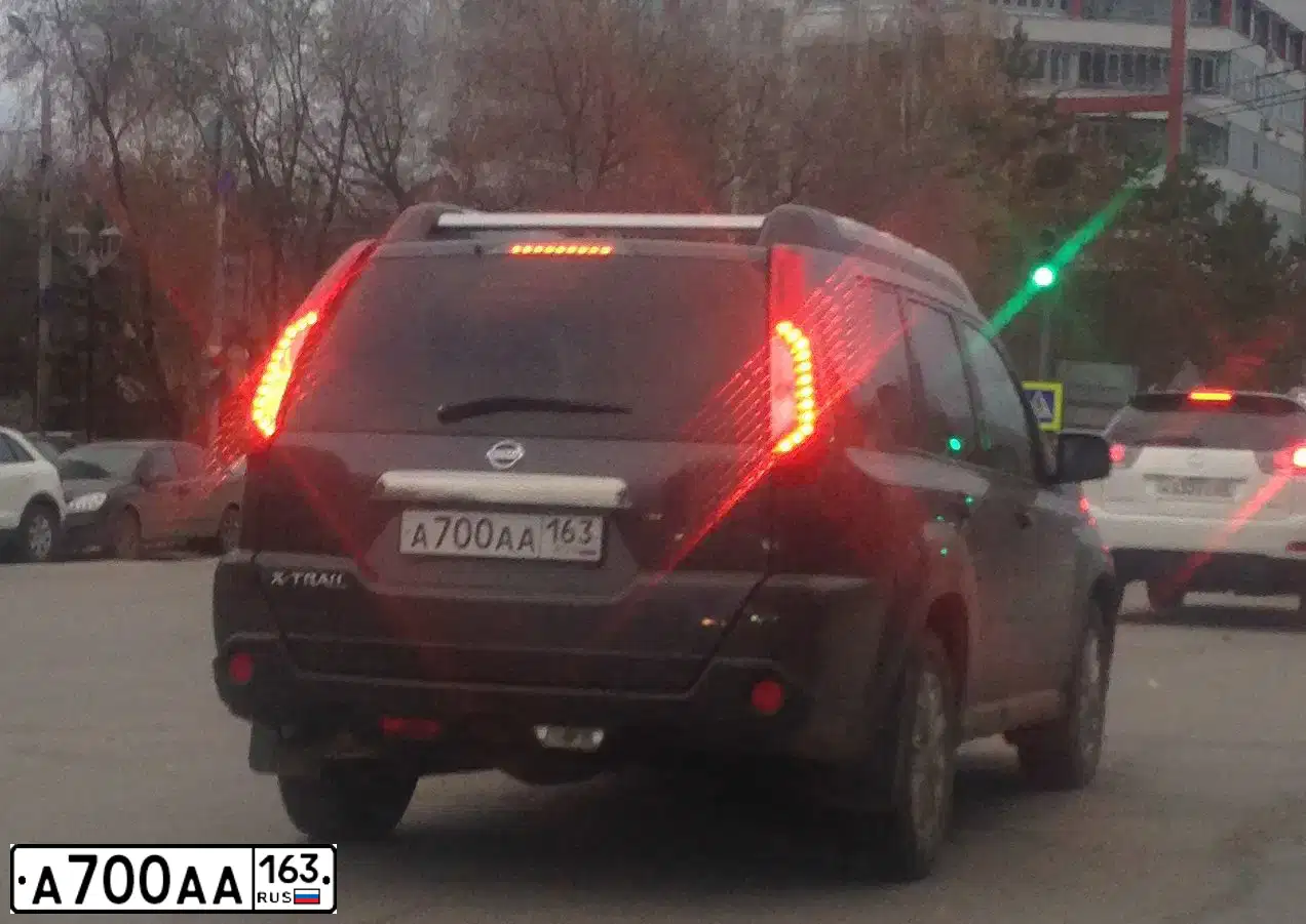 Фото автомобиля NISSAN X-TRAIL, 2013 — госномер А700АА163. Цвет: СЕРО-СИРЕНЕВЫЙ