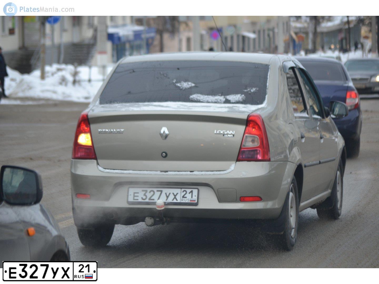 Фото автомобиля RENAULT LOGAN, 2011 — госномер Е327УХ21. Цвет: БЕЖЕВЫЙ