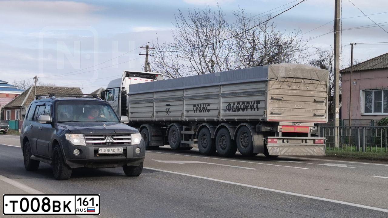 Фото автомобиля MITSUBISHI PAJERO, 2008 — госномер Т008ВК161. Цвет: ЧЕРНЫЙ