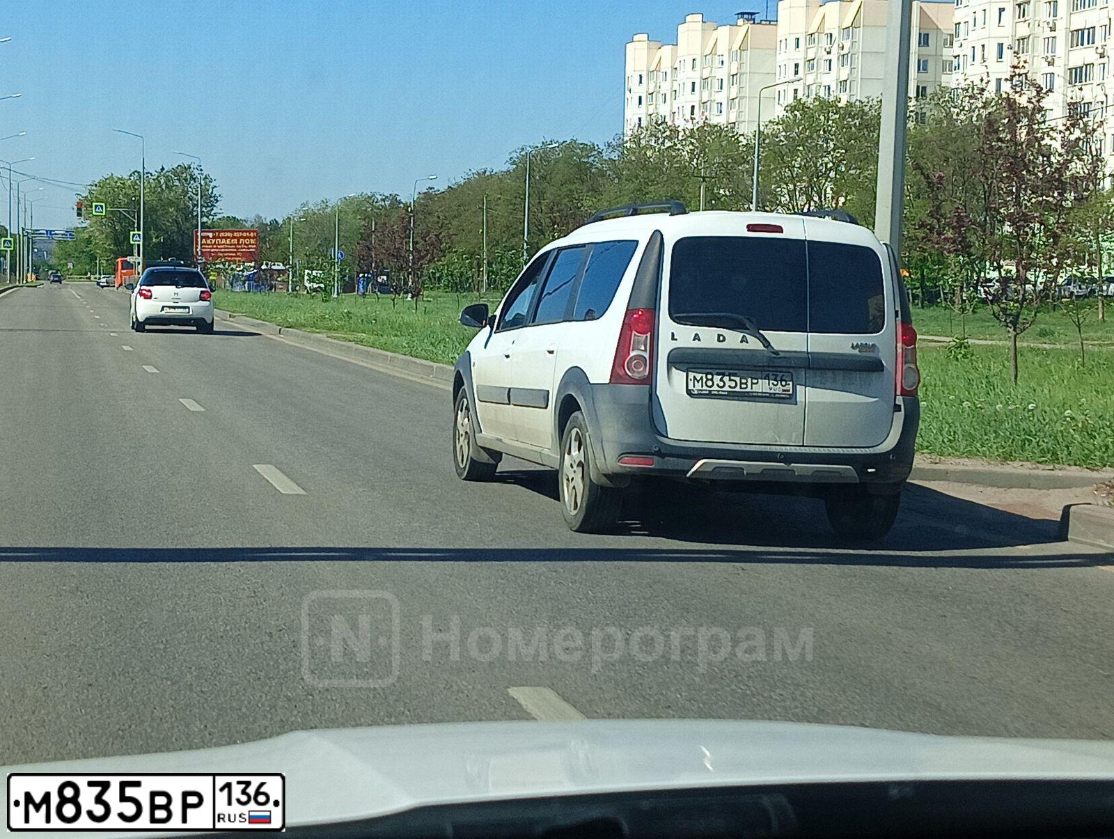 Фото автомобиля LADA LARGUS, 2019 — госномер М835ВР136. Цвет: БЕЛЫЙ
