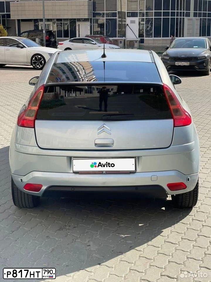 Фото автомобиля KIA K5, 2021 — госномер Р817НТ790. Цвет: СЕРЫЙ
