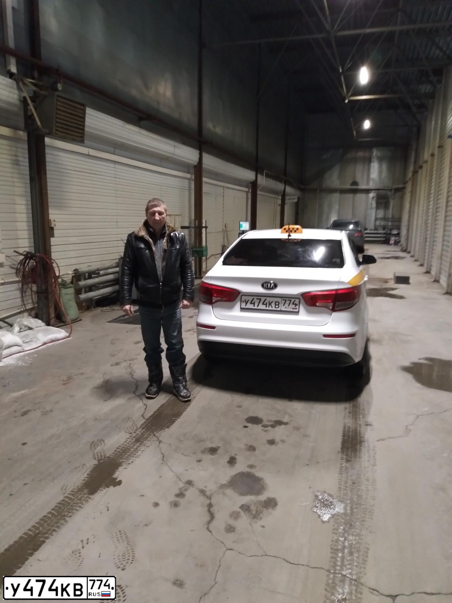 Фото автомобиля KIA RIO, 2015 — госномер Р629АВ716. Цвет: Коричневый